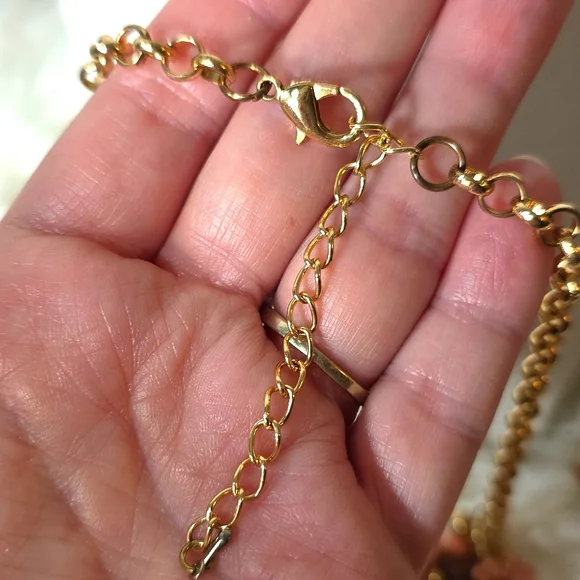 Unique Floral Gold Necklace EUC - Picture 6 of 7